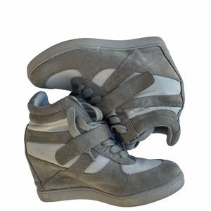 Xhilaration Beige Sneaker Wedges size 7